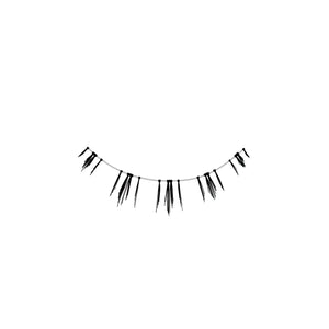 Aiko bottom lashes with short rounded shape and natural spikes for a doll eye look.