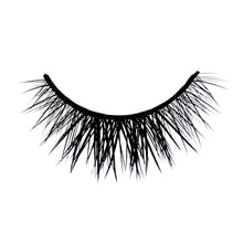 Boudoir round false lashes with full volume and spiky fibers focused at the center for an eye-opening effect.