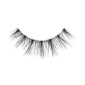 Emiko a round lash with natural volume arranged in wispy, delicate spiky fibers.