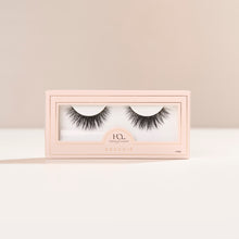 Boudoir round false lashes with full volume and spiky fibers focused at the center for an eye-opening effect.