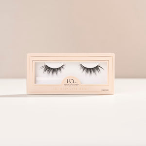 Iconic Lite Demi a long, flared half lash with medium volume and spiky fibers for a subtle cat-eye effect.