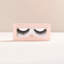 Noir Fairy Mini a mini flared lash with medium length and volume that adds a textured, mascara-like finish.