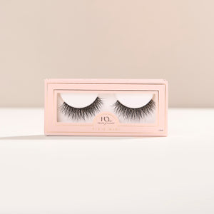Pixie Mini a mini round lash with medium length and volume for a doll-like, eye-opening effect.