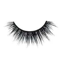 Juliette full-volume, round false lash with extra-long, defined fibers that create a 3D, wet lash look.