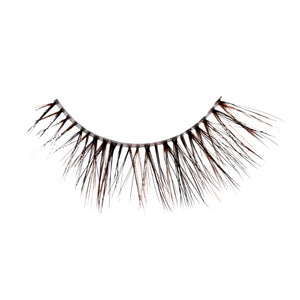 Latte a short, flared lash with natural volume featuring a unique blend of black, brown, and red wine fibers for natural dimension.